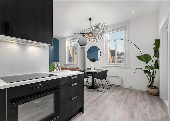 Newly Renovated - Downtown *