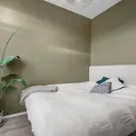 Newly Renovated - Downtown דירה אוסלו