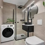 Apartment Newly Renovated - Downtown *