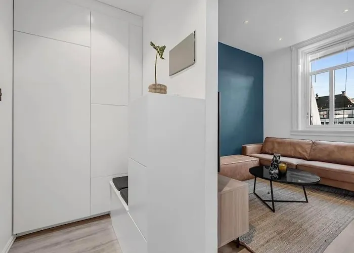 Newly Renovated - Downtown *